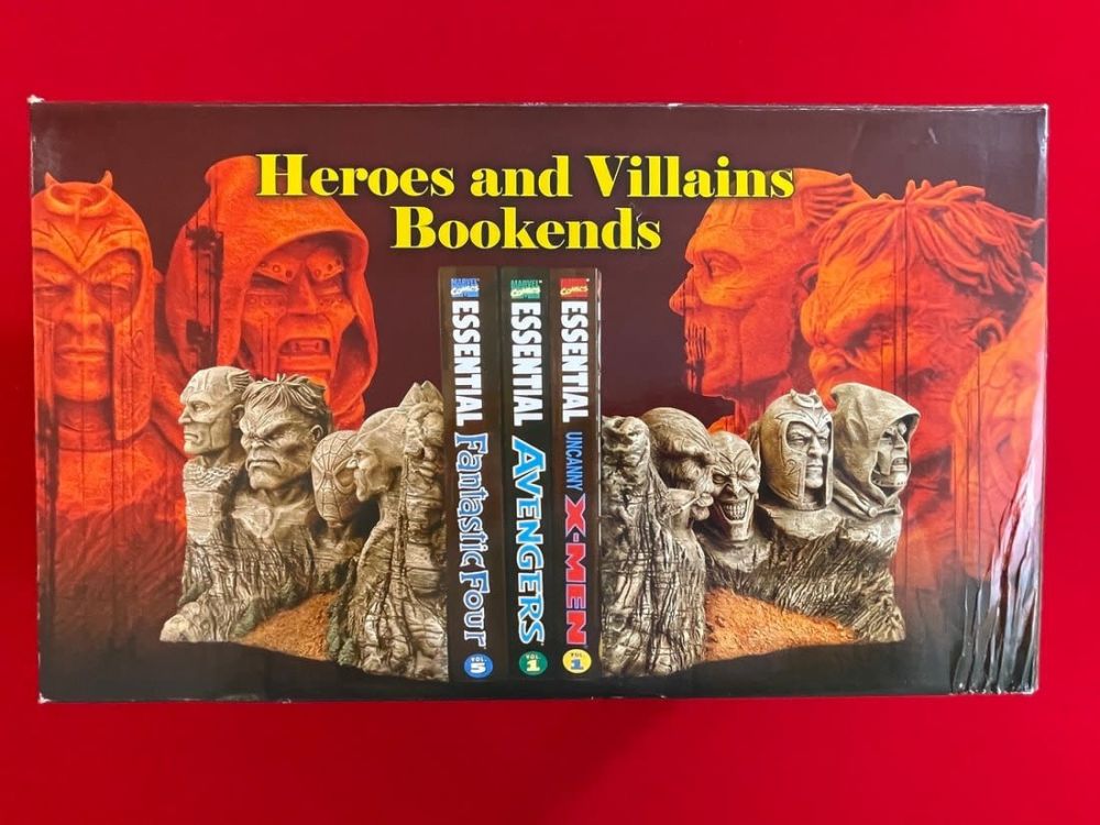 Lot 693: Heroes and Villains Bookends NIB LE