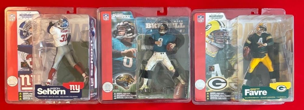 Lot 700: McFarlane Football Figures Statues NIB - 3 Brett Favre