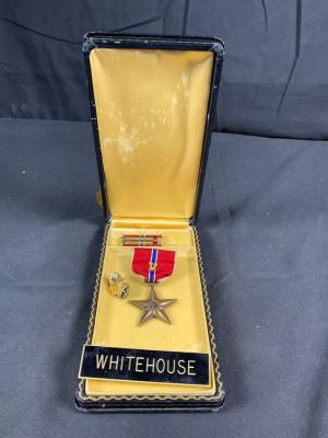 Attributed WW2 WWII Bronze Star Medal with V device in Coffin Case. Attributed to Major 