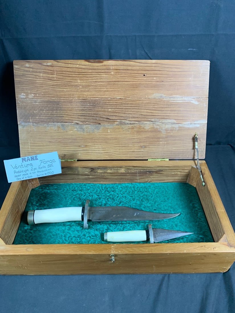 Lot 37: Rare one of a kind Ventura Forge Prototype Damascus 2 piece knife set