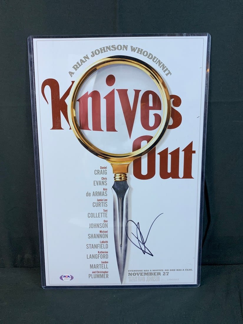 Lot 81: Daniel Craig Knives Out, Benoit Blanc Autographed Photo
