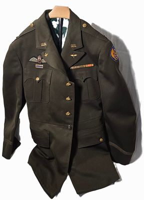 WWII 8th AAF Class A Officer Uniform with RAF Wing Green Silk Interior ,Named. WWII 8th AAF 