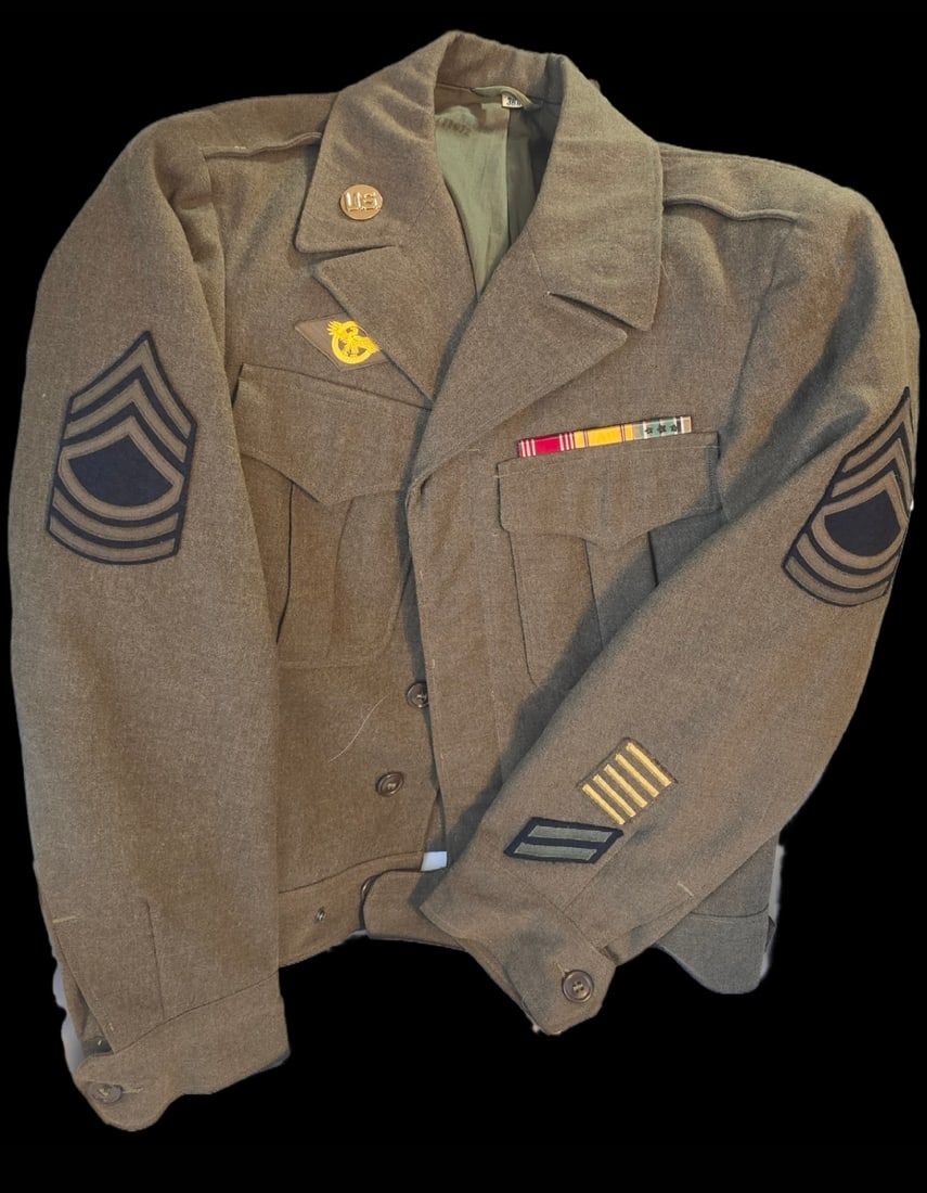 Lot 49: WWII Named Ike uniform with Ribbon bar