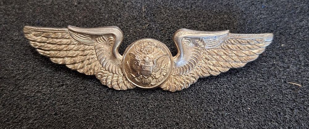 Lot 38: WWII English Made Army Air Corps Aircrew Wing