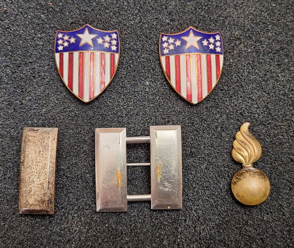 Lot 47: WWII German Occupation / Theater made US Collar insignia Collection