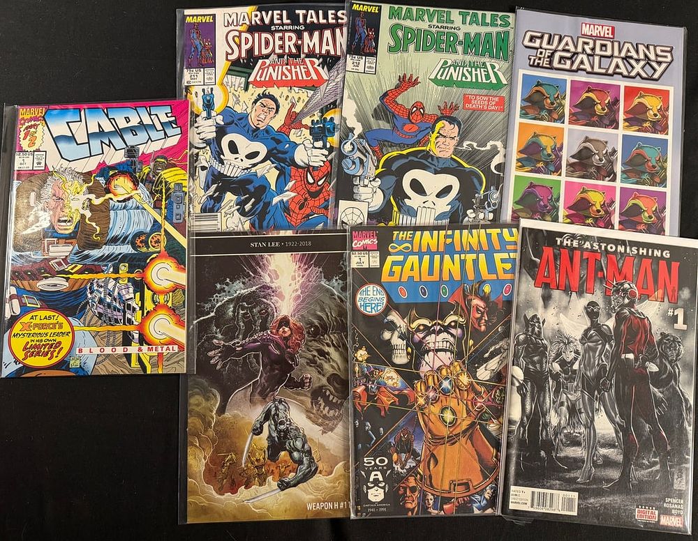 Lot 28: 8 Marvel Comics, Late 20th and Early 21st Century, Featuring Spider-man, the Punisher, Cable,