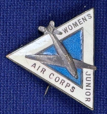 Rare WWII Era Junior Women&Otilde;s Air Corps Enamel Membership Pin. This lot features a rare and 