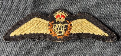 WWII RCAF Padded Pilots Wings. Unusual pattern. Quite large. Removed from tunic