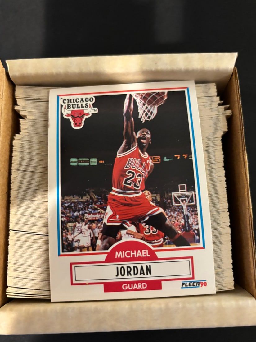 Lot 46: A Collection of Vintage Basketball Trading Cards Featuring a 1990 Fleer Michael Jordan #26 Error