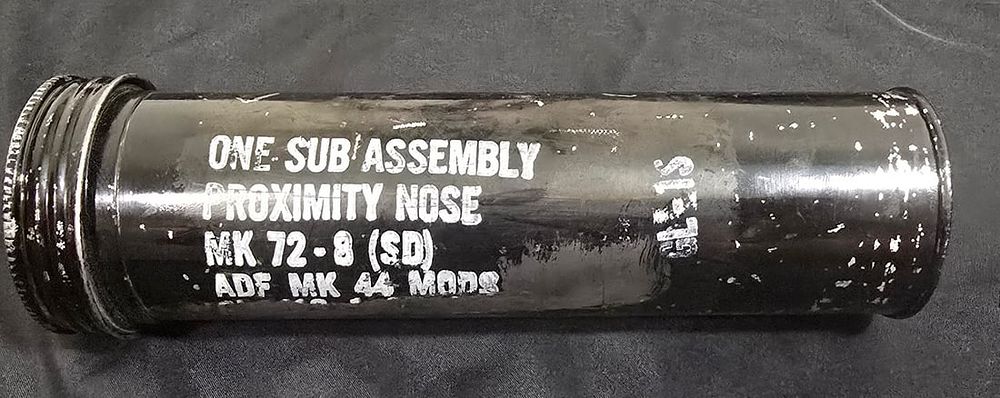 Lot 9: US NAVY MK 72-8 (SD) Proximity Nose Fuze
