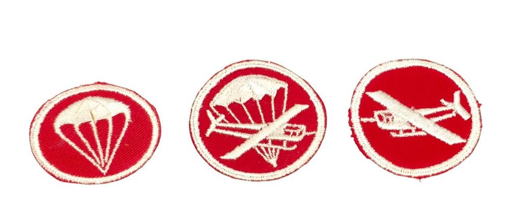 Lot 18: WWII Airborne Artillery Cap Patch Trio