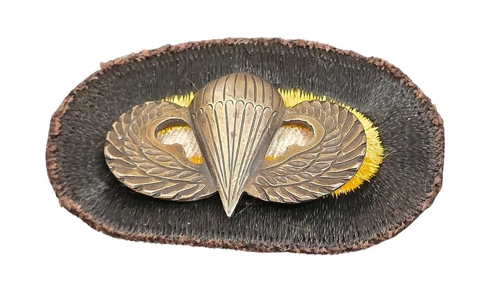 Lot 21: WWII 101st Theater-Made Jump Wing & Oval