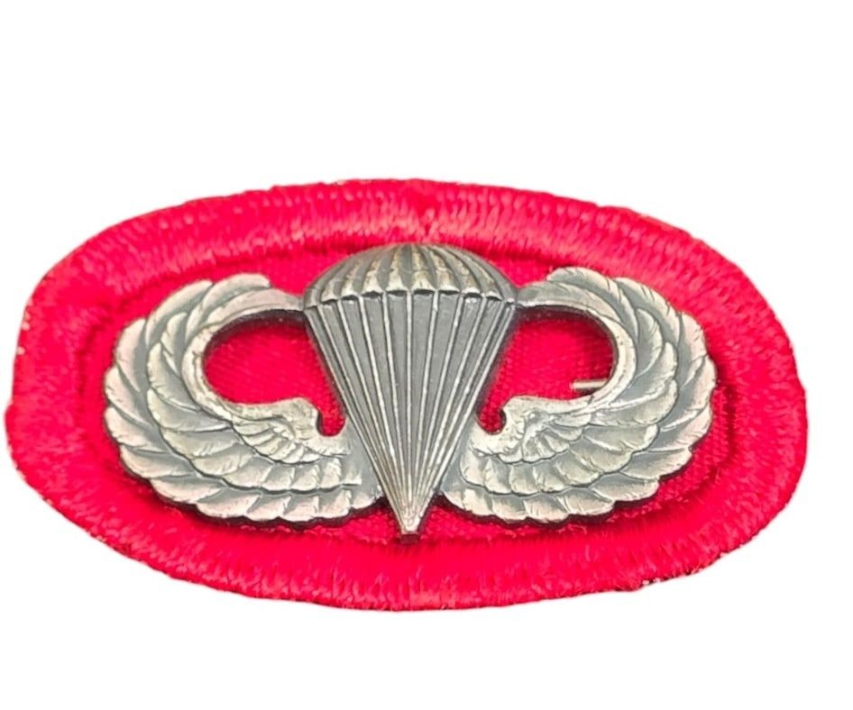 Lot 22: WWII 82nd Airborne 456th Field Artillery Jump
