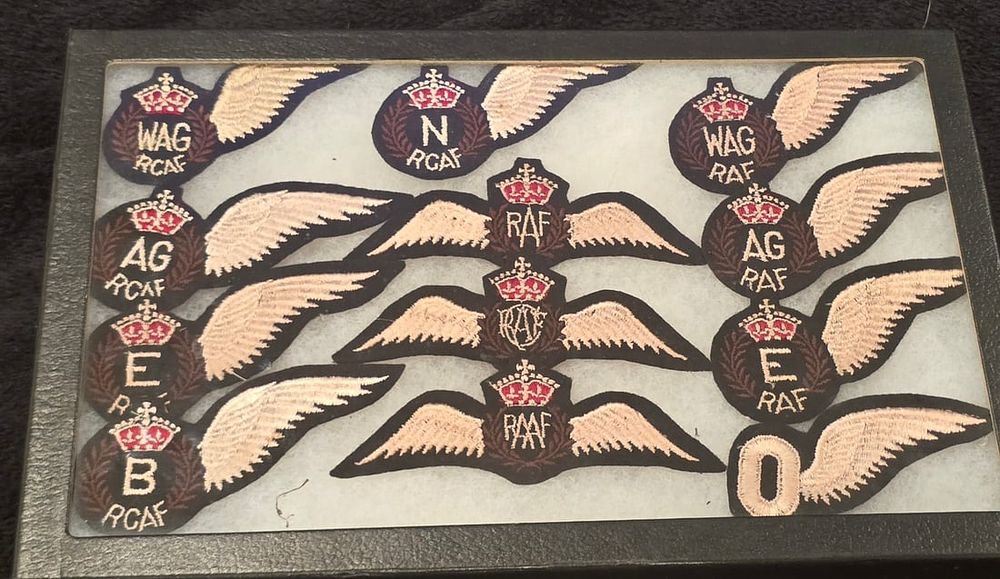 Lot 40: WWII British RAF / RCAF / RAAF Wings Set with