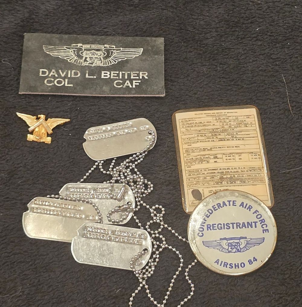 Lot 42: NAMED WWII AAF Grouping: Sgt. David Beiter, 586th
