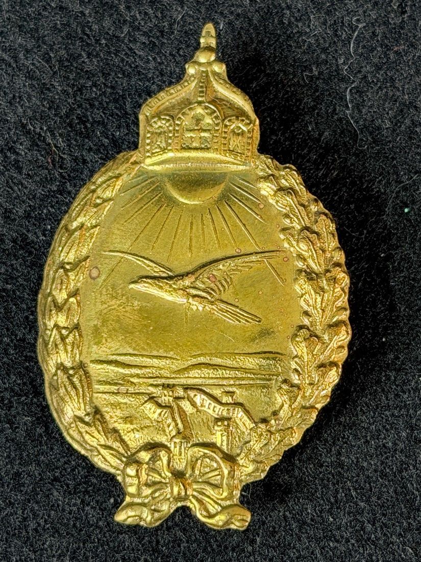 Lot 87: WWI Imperial German Navy Landplane Pilot Badge