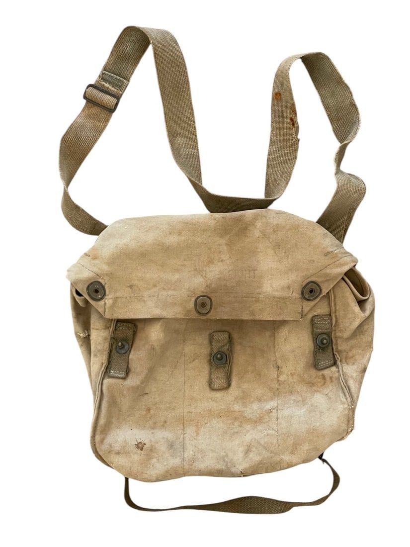 Lot 109: WWII US Tan Canvas Ammo/Demolition Satchel