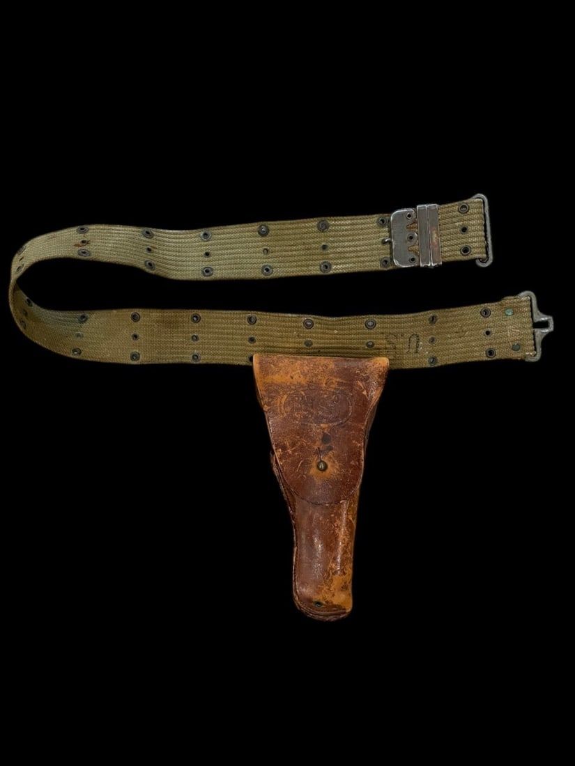 Lot 123: WWI -WWII US M1916 Holster & M1936 Pistol Belt