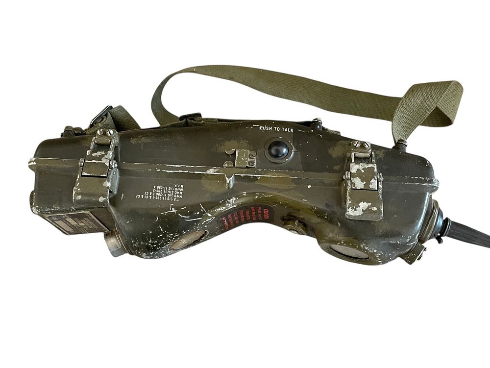 Lot 134: US Signal Corps RT-196/PRC-6 Handie-Talkie SN6820