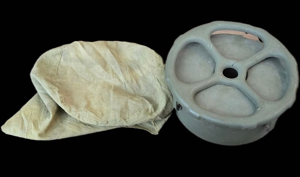Lot 143: WWII US M1A1 Anti-Tank Mine w/ Cloth Dust Cover
