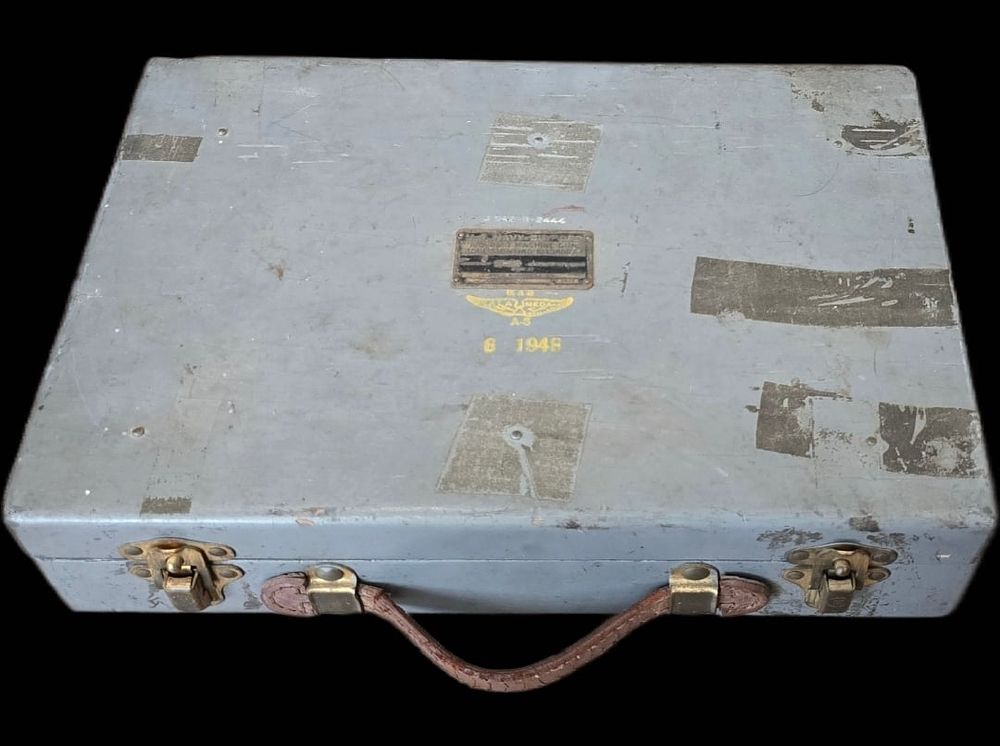 Lot 146: WWII USN Bell & Howell Bore Sight Kit Mk I
