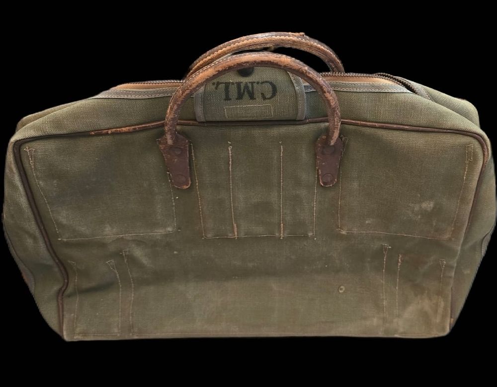 Lot 149: WWII USAAF Type A-4 Navigator's Bag w/ Computers
