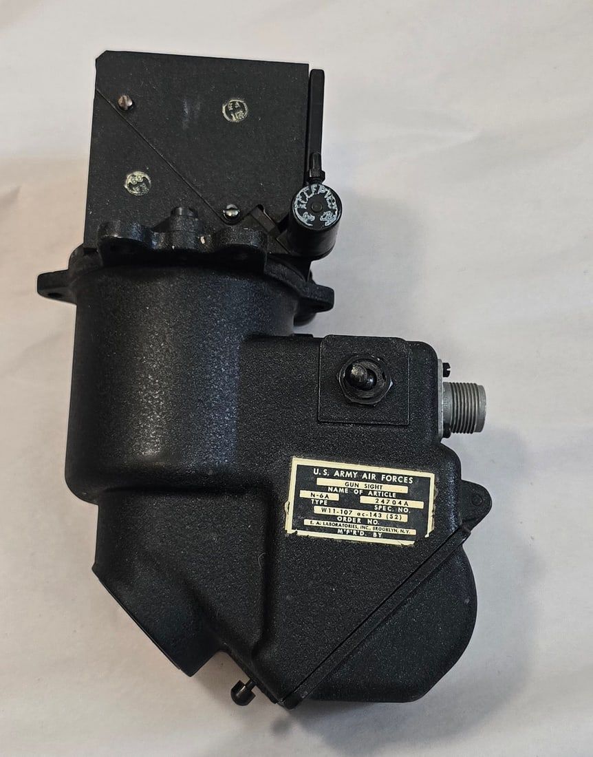 Lot 156: WWII USAAF N-6A Reflector Gun Sight, E.A. Labs