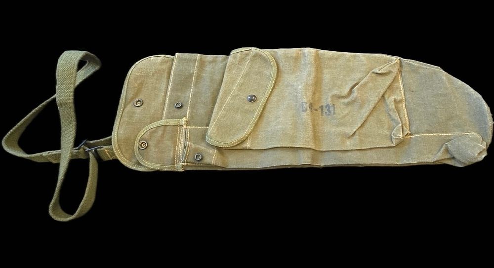 Lot 175: WWII US Signal Corps BG-131 Canvas Carrying Bag