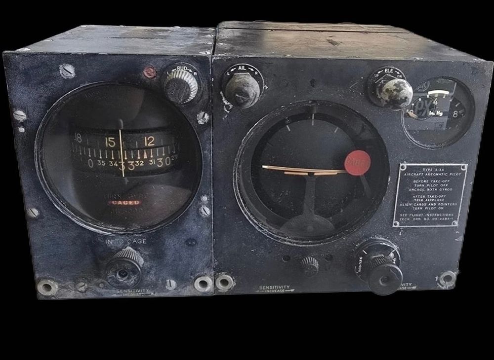 Lot 177: WWII USAAF Type A-3A Gyropilot Control Pair