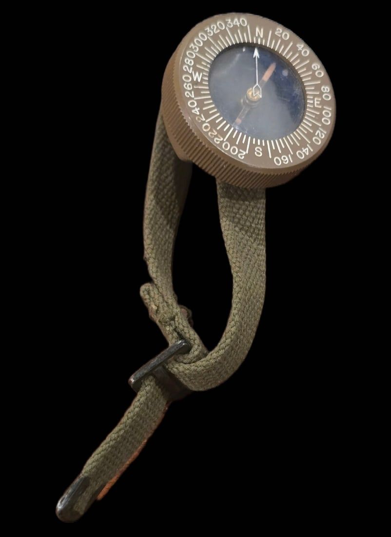 Lot 182: WWII US Airborne Wrist Compass, 9-44
