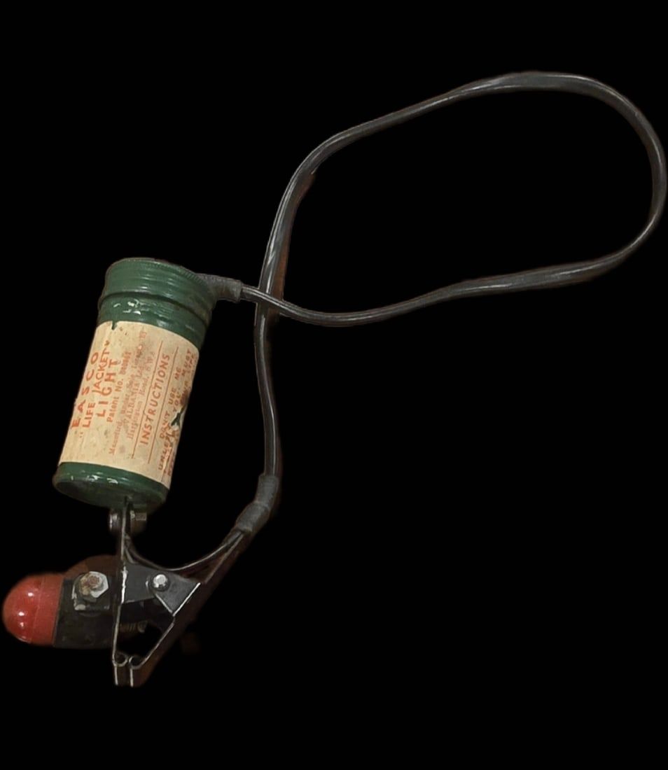 Lot 184: WWII British EASCO Life Jacket Emergency Light