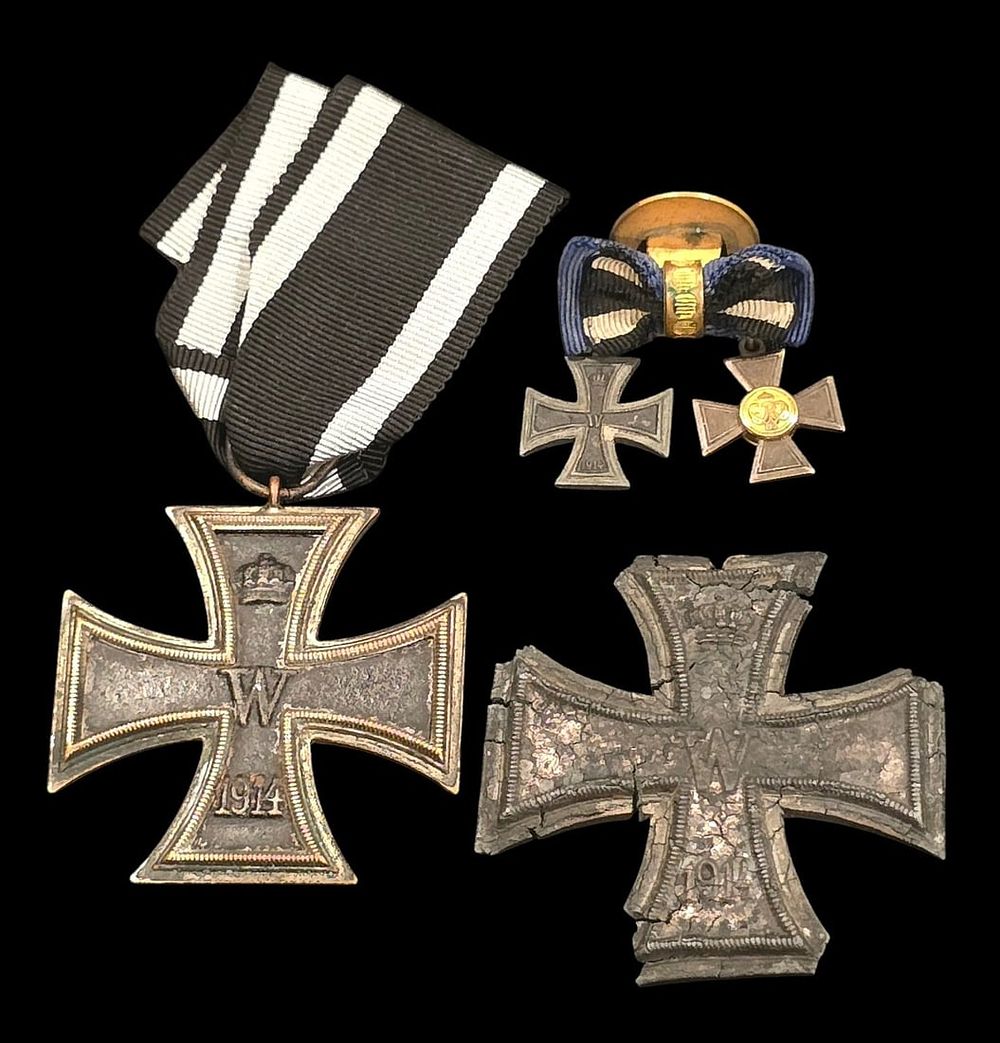 Lot 210: 1914 Iron Cross 2nd Class pair with 25-year