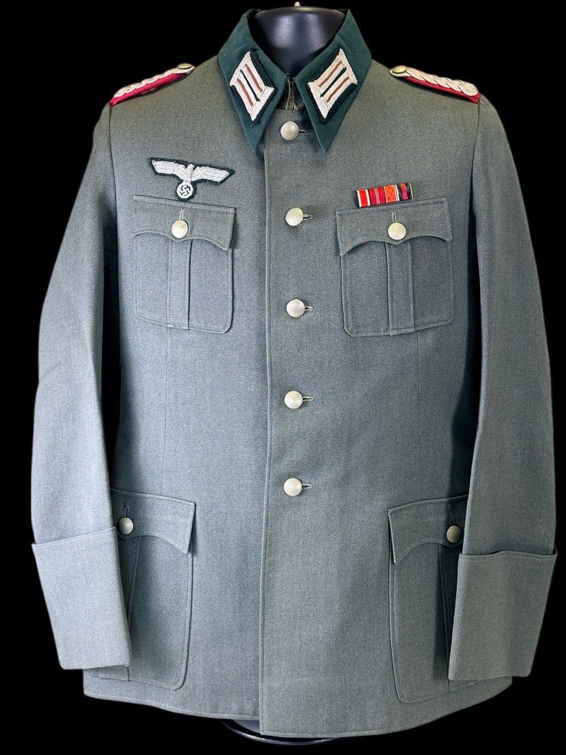 Lot 248: WWII Heer Major's Tailored Feldbluse, Klaczynski
