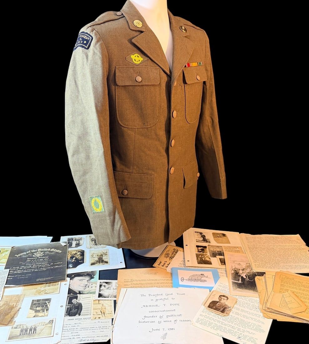 Lot 259: SCARCE WWII 5th Div. Correspondent Coat & Archive