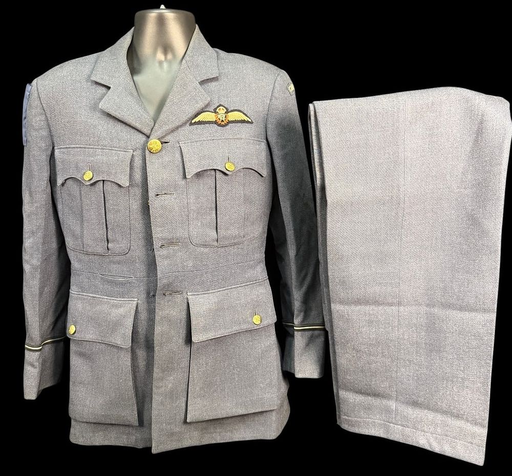 Lot 261: WWII RCAF Pilot F/O Ellingson Named Uniform
