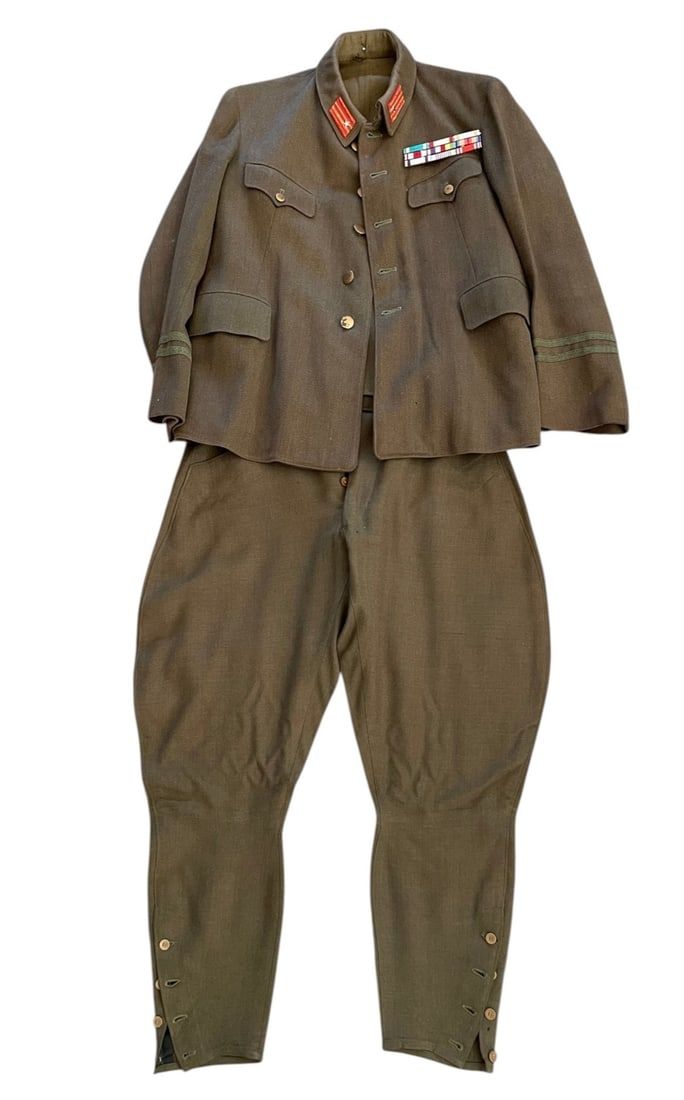 Lot 271: WW2 Japanese Officer’s Uniform and Ribbons
