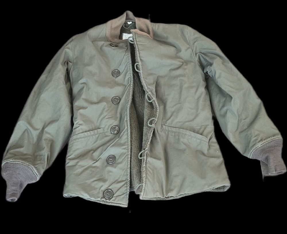 Lot 284: WWII M43 Field Pile Jacket Liner - Size 34R