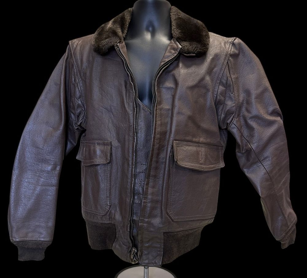 Lot 328: U.S. Navy Type G-1 Leather Flight Jacket - Plain