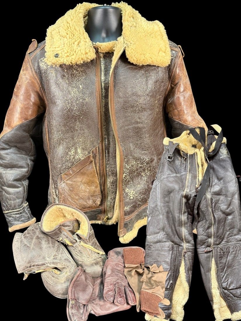Lot 337: WWII USAAF B-3, A-3 & A-6 Flight Ensemble