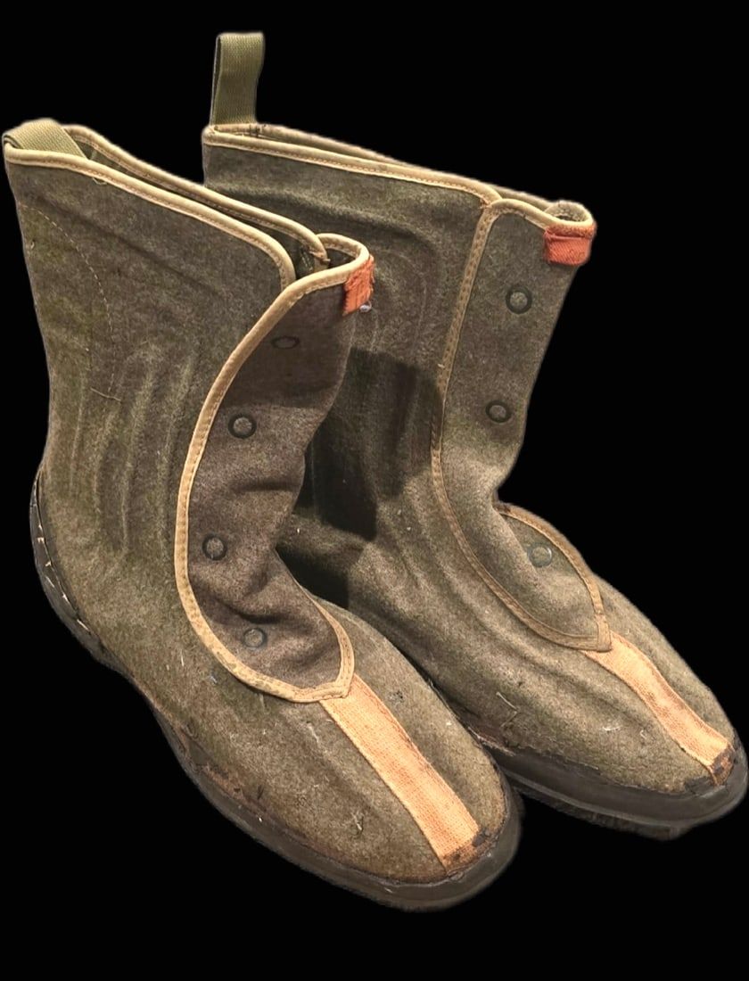 Lot 349: WWII USAAF GE Type D-1 Electric Heated Pilot