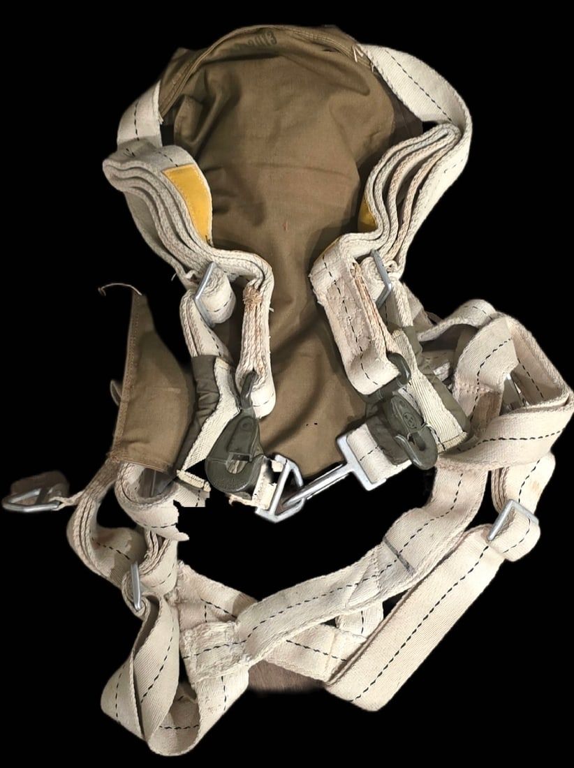 Lot 368: WWII USAAF Type A-3 Yellow Group Parachute Harness