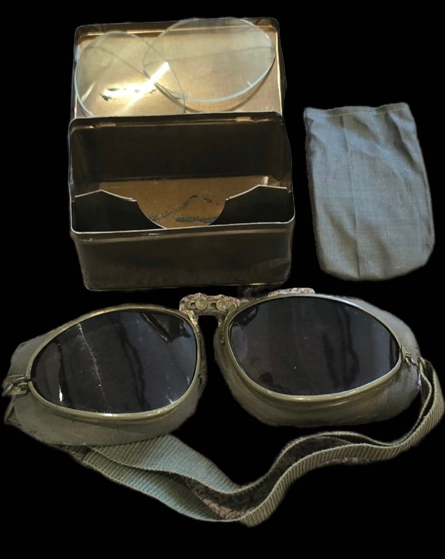 Lot 391: WWII German Model 306 Flight Goggles, Cased Set