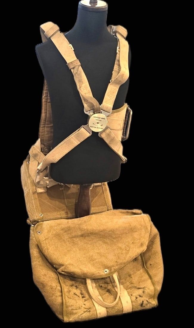 Lot 395: RARE WWII Luftwaffe Seatpack Parachute Rig