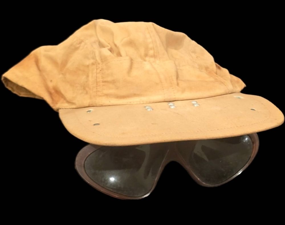 Lot 412: Vintage Flip-Down Sun Goggle Aviator Cap, c.