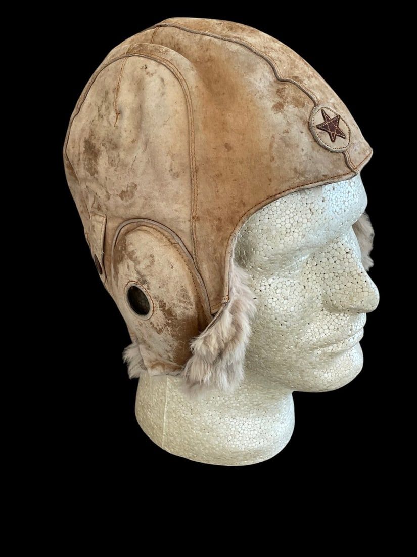 Lot 416: WW2 Japanese Pilot Fur Flying Helmet