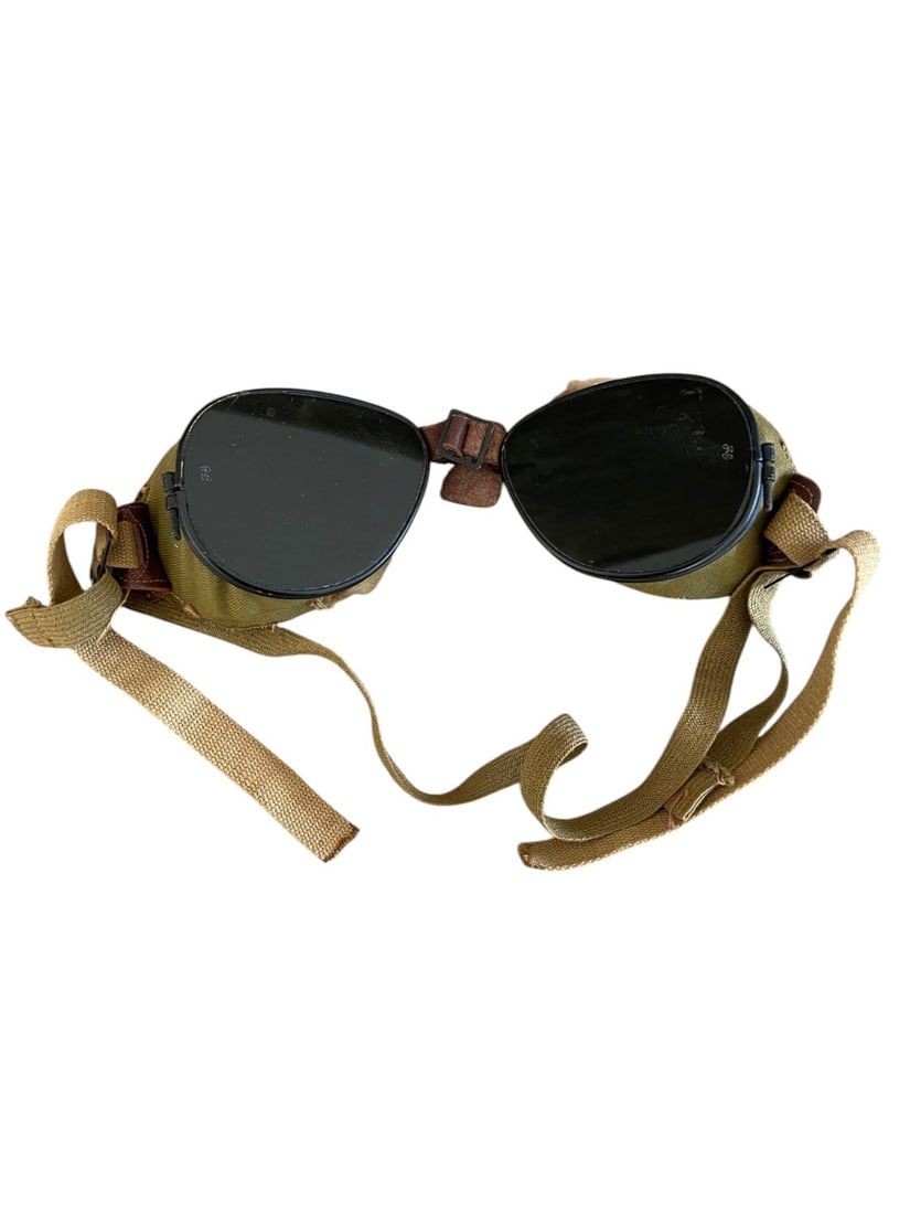Lot 417: WWII Imperial Japanese Aviation Tinted Flying Goggles