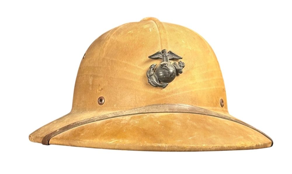 Lot 426: WWII USMC Pressed Fiber Sun Helmet, Bronze EGA