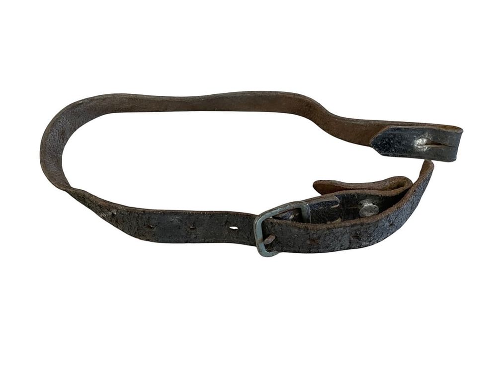 Lot 456: WWII German Stahlhelm M35/40 Leather Chinstrap