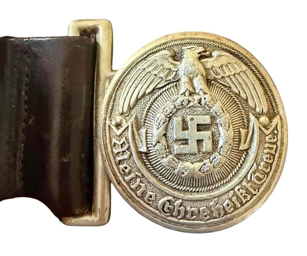 Lot 470: WWII SS Officer's Buckle, Belt & Cross-Strap Rig