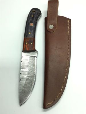 Damascus blade knife. Damascus steel blade knife. 3.75 inch blade with 4 inch handle. 7.75 